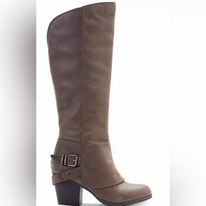 American Rag “Emilee” Taupe Women’s Knee high Boots- Size 7.  Barely used